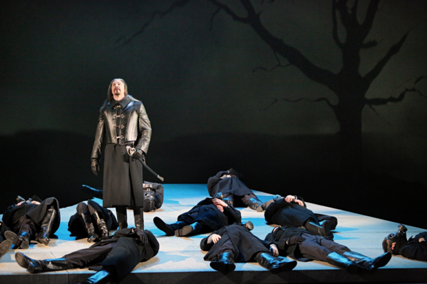 Greer Grimsley (Macbeth) surveys a field of corpses.